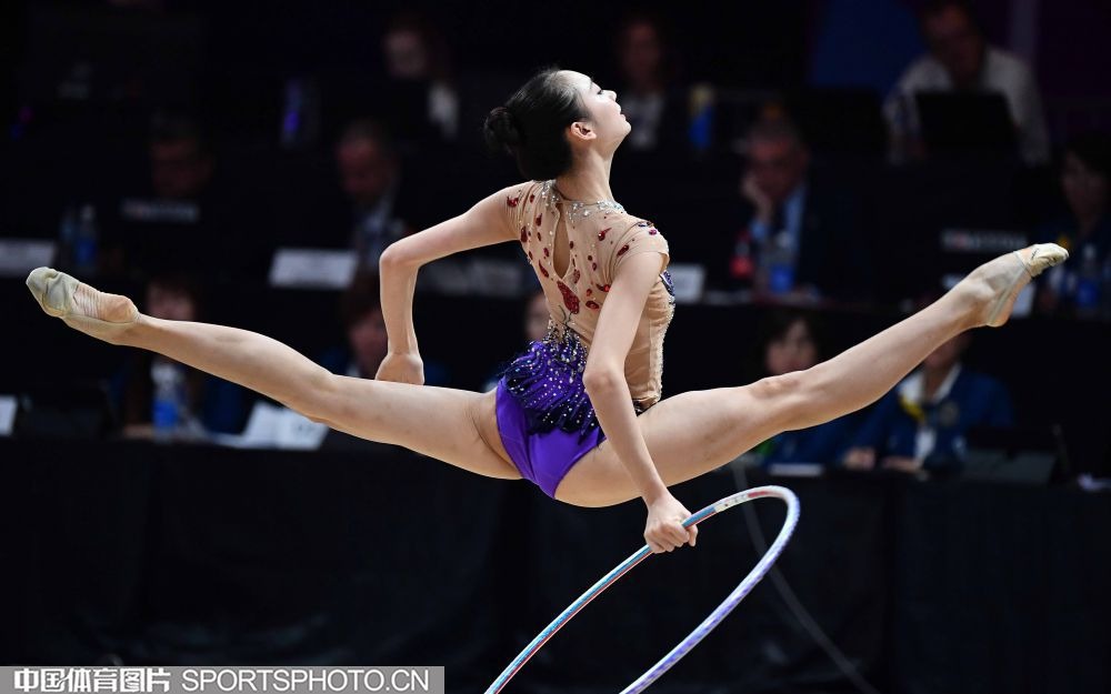 切特偷看&请她看NBA的美女原来是粉丝超千万的现象级美妆时尚博主