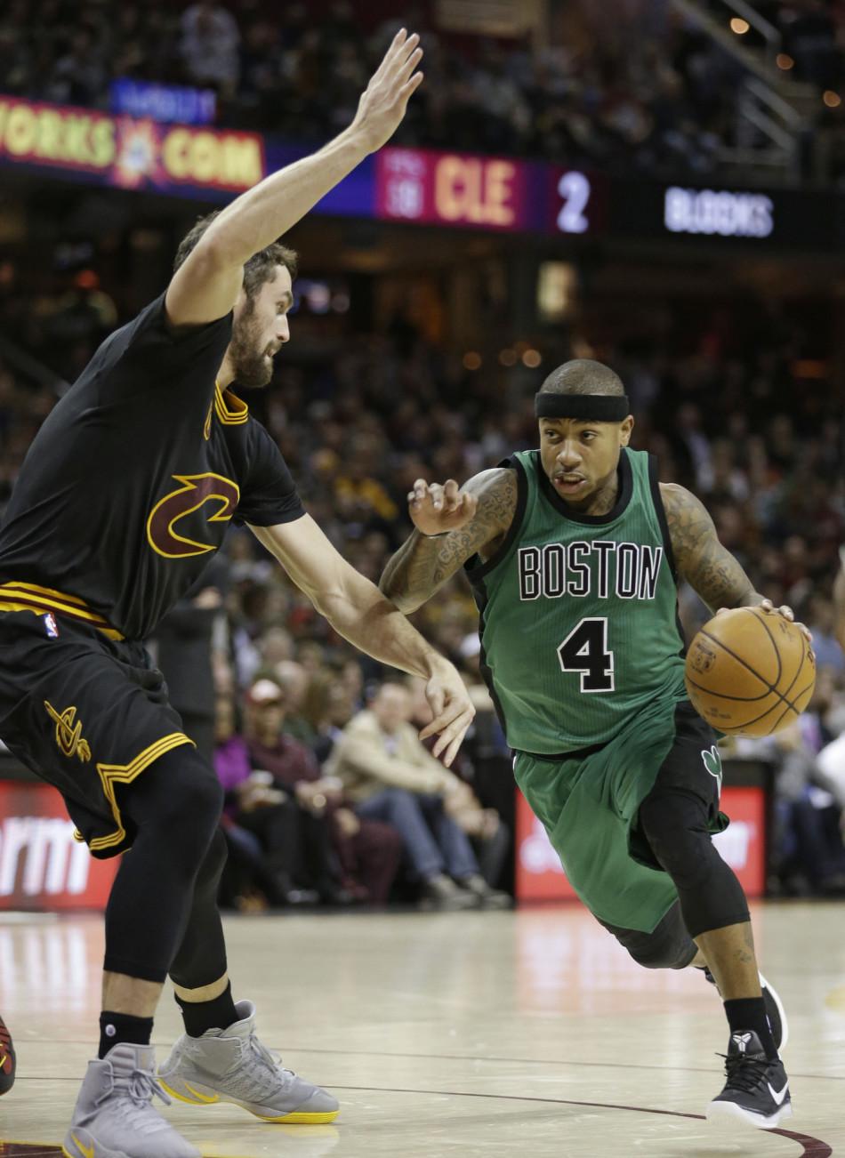 这样的表现不够！杜兰特半场10中5&三分3中1拿11分5板 正负值-22.