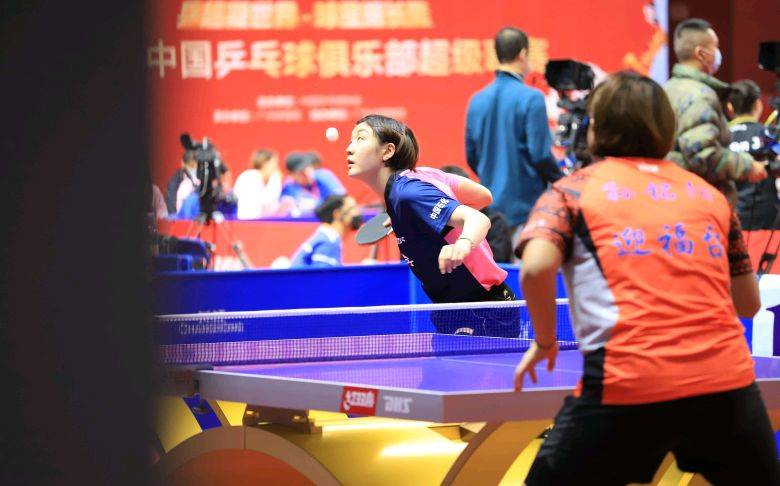 [中超]陈晋一角球开出 于汉超头球补射得手.